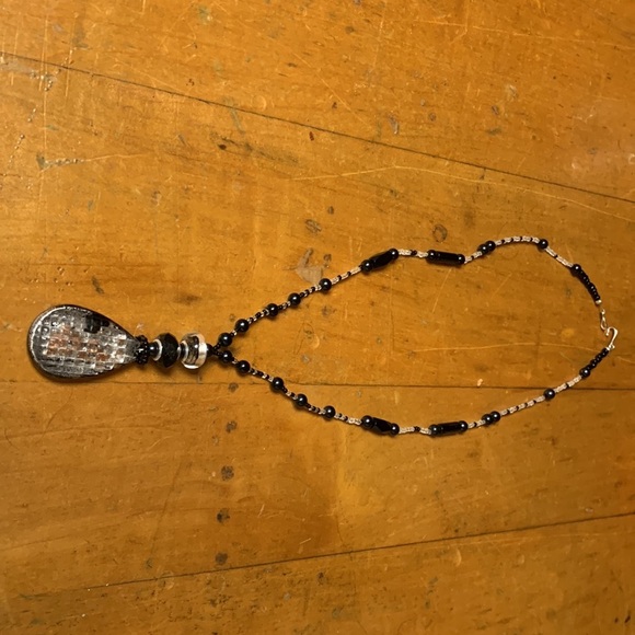 2 Black and Clear glass necklaces - Picture 2 of 7